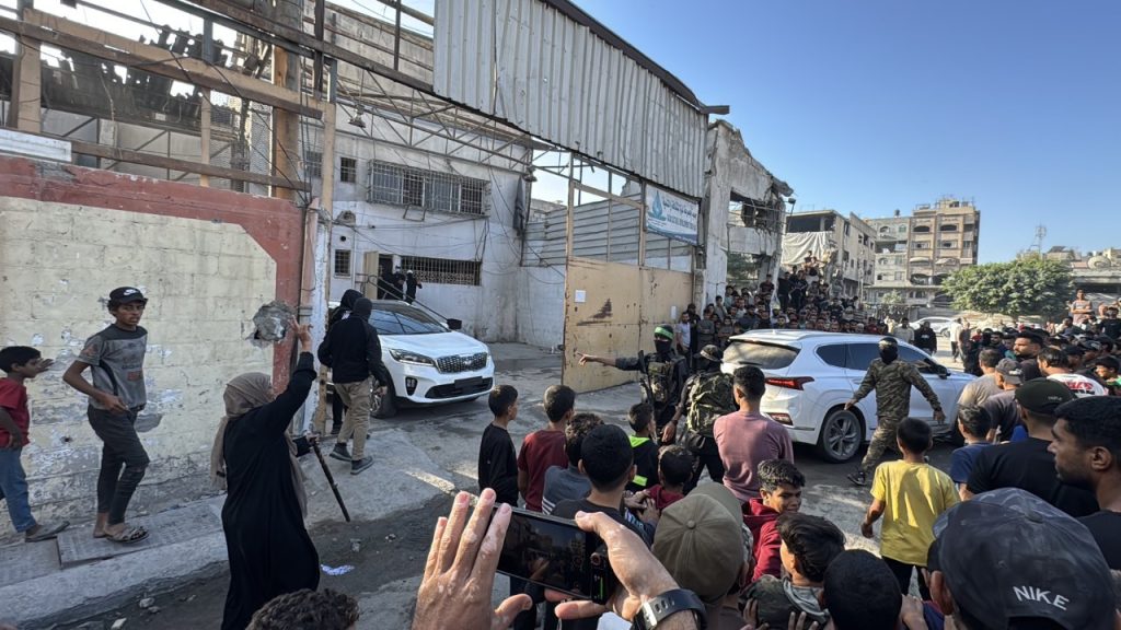 Gazze’de ateşkes | Hamas, Gazze’deki İsrailli esirleri teslim etmeye başladı