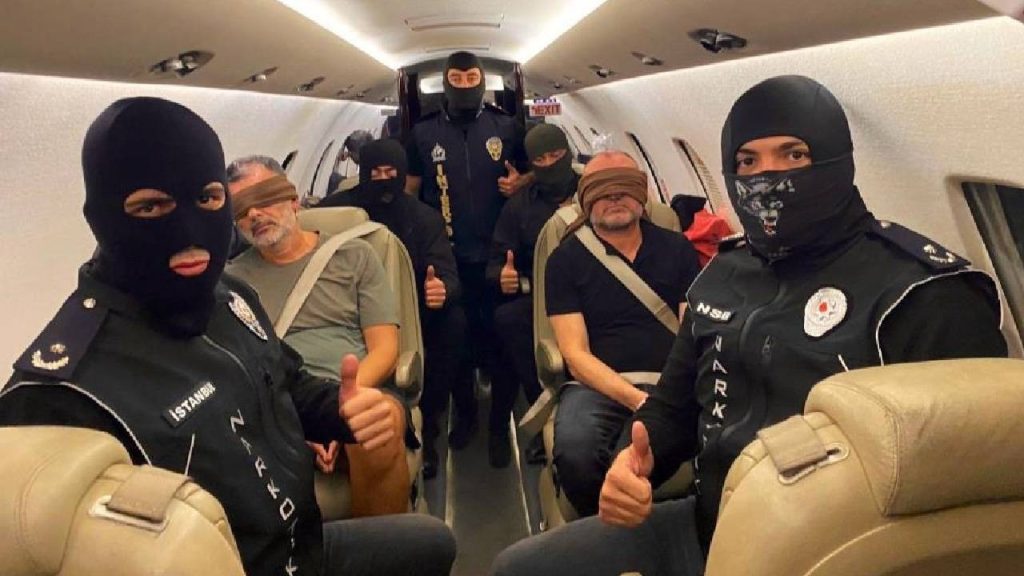 Kırmızı Bültenle aranan ‘Don Vito’ lakaplı uyuşturucu baronu BAE’de yakalandı, Türkiye’ye getirildi (Video)