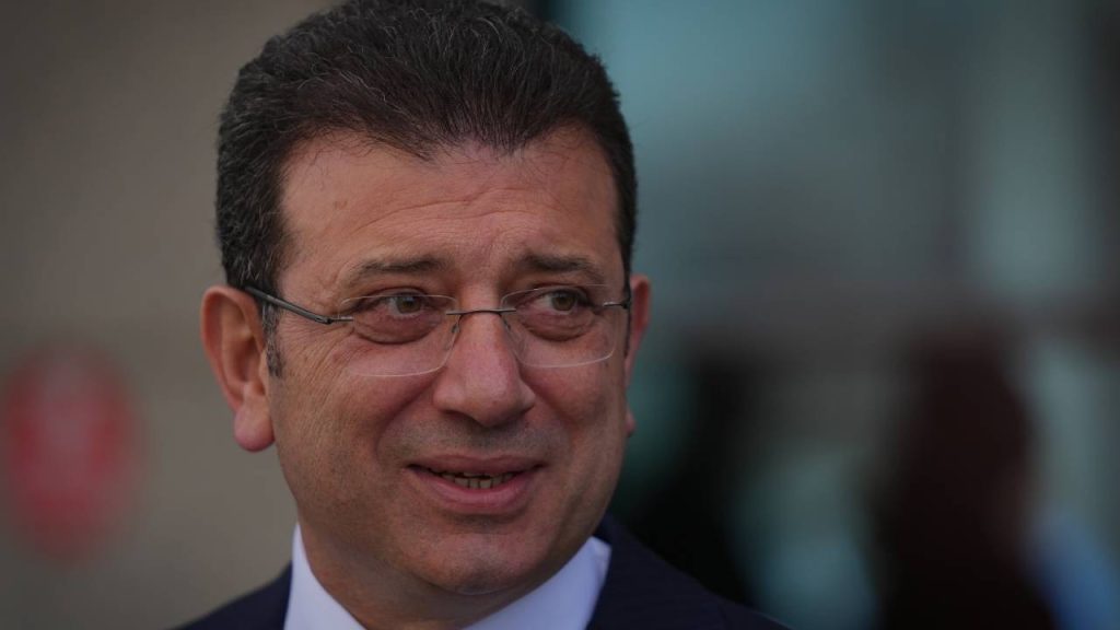 Ekrem İmamoğlu’nun ‘savcılara hakaret’ davası düştü