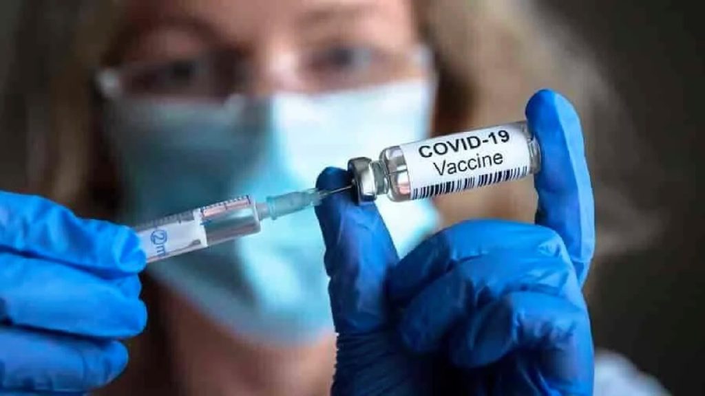 Nature: Bazı kanser hastaları COVID aşısı sonrası daha uzun yaşıyor