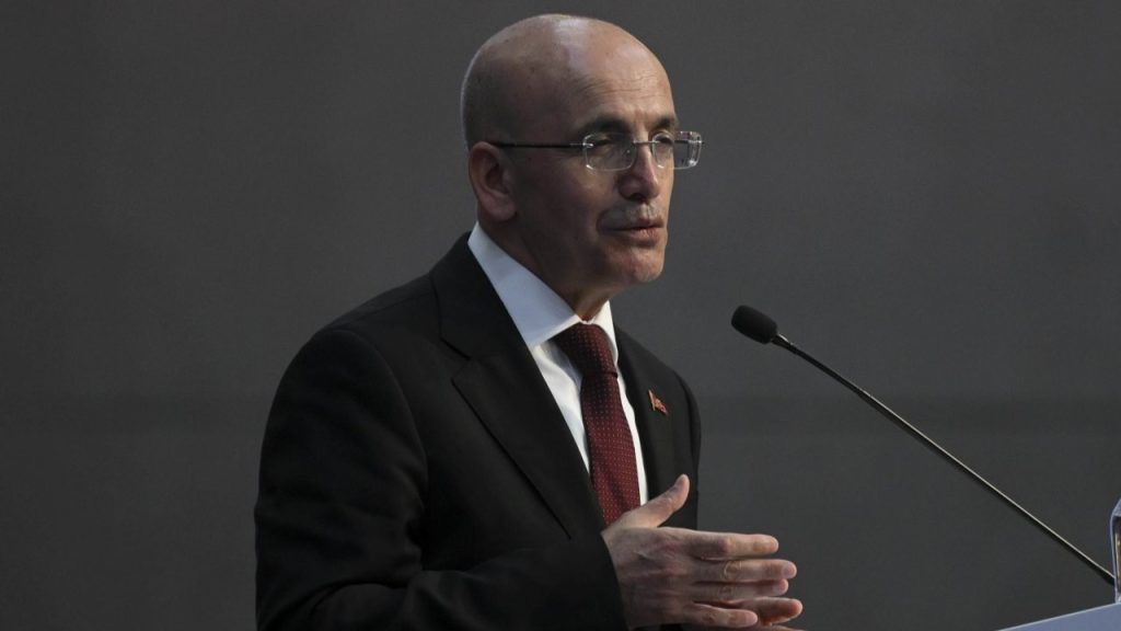 Bakan Şimşek: Bazı fonlar üzerinden manipülasyon yapıldığını biliyoruz