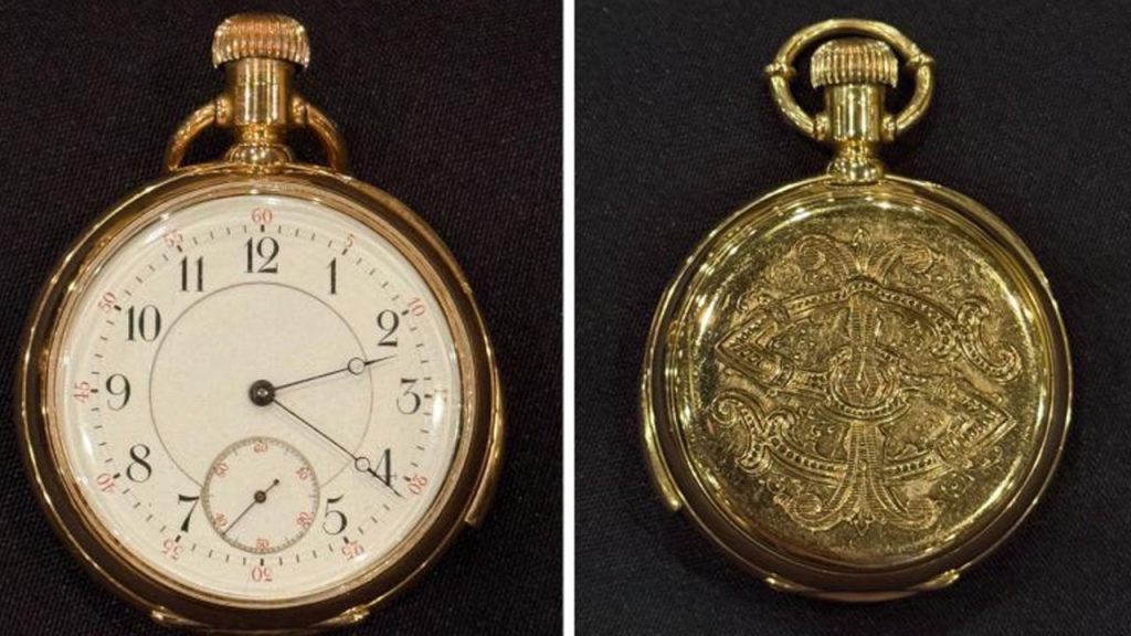Titanik faciasından kalan altın cep saati rekor fiyata satıldı