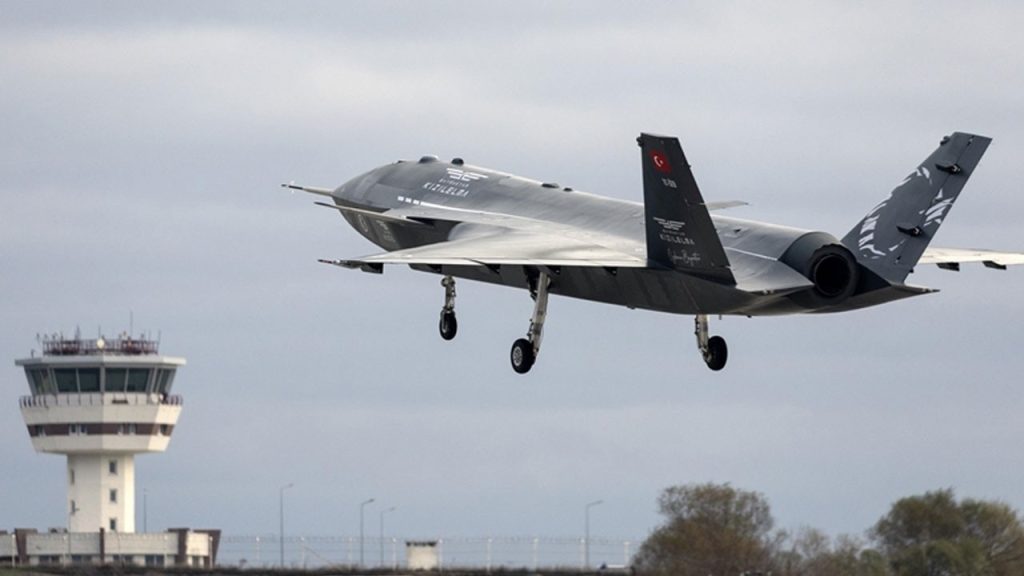 İki KIZILELMA otonom kol uçuşuyla tarih yazdı