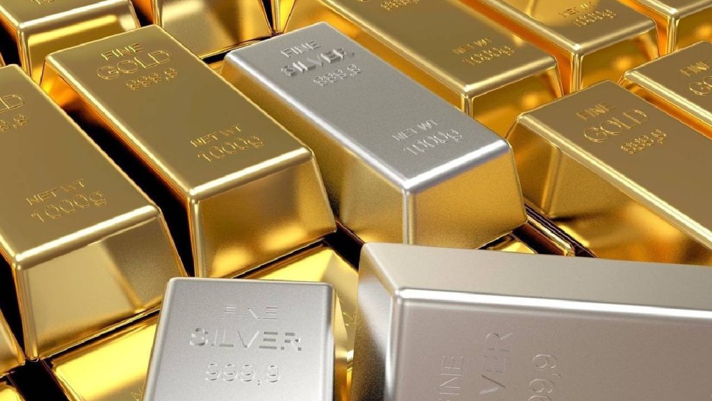 Fed’in faiz kararı öncesi altın fiyatlarında yatay seyir: Gümüş tarihi zirvesinde