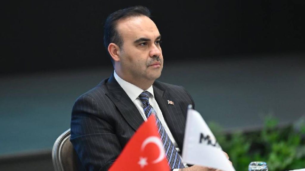 Mega endüstriyel bölgeler kurulacak! Bakan Kacır: Mevcut OSB’lerin 11 katı büyüklüğündeki alanlara inşa edilecek