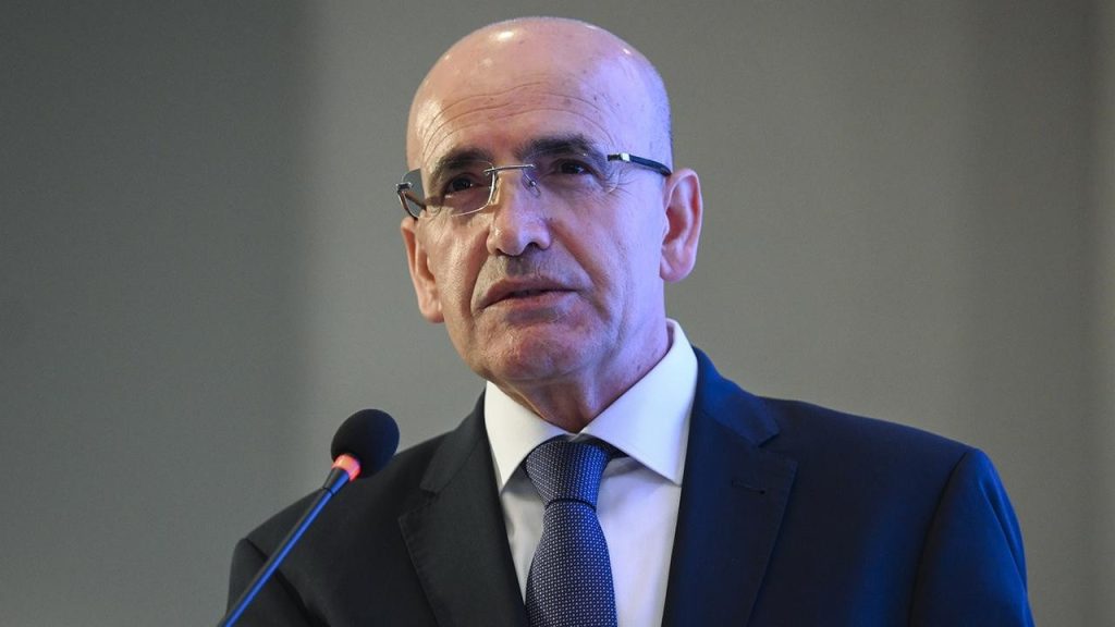 Mehmet Şimşek: Zayıf seyreden emek yoğun sektörlere yönelik desteklerimizi artırarak sürdüreceğiz