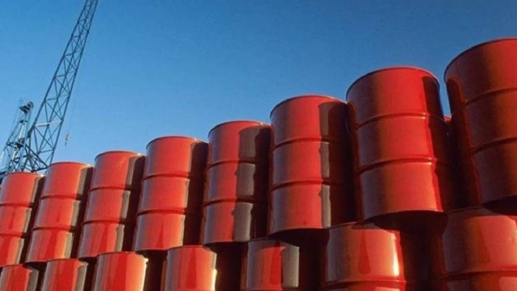 ABD, petrol fiyatı tahminini bu yıl için yükseltti