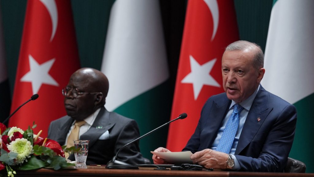 Cumhurbaşkanı Erdoğan: 5 milyar dolar ticaret hacmi hedefimize bağlılığımızı teyit ettik