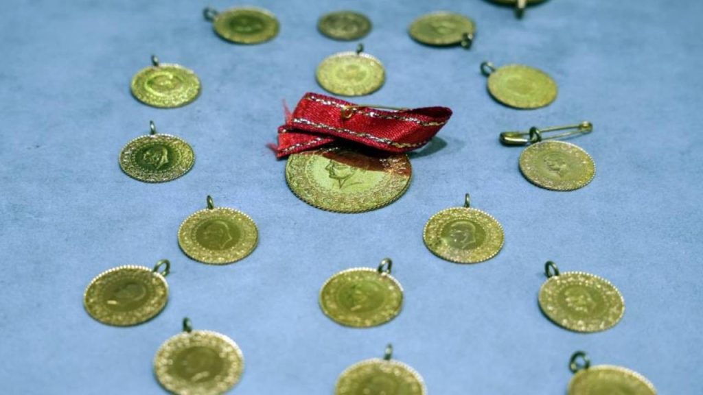 20 yıl önce düğünlerde takılan çeyrek altın bugün bütçeyi zorluyor